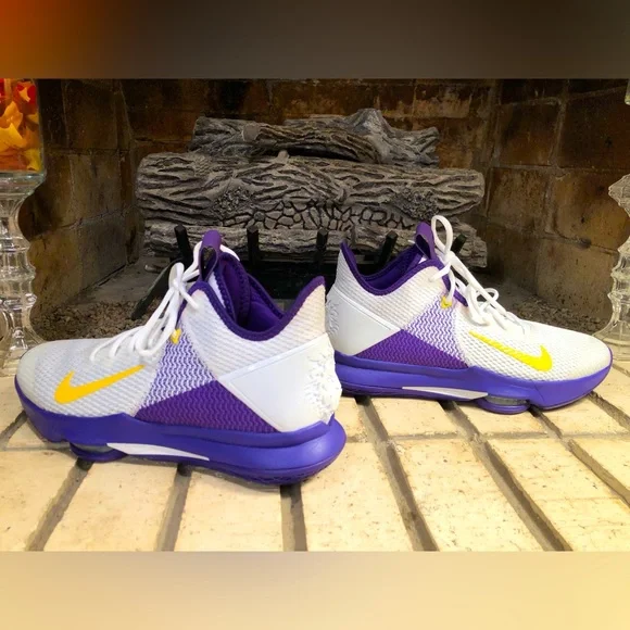 🤑PRICE DROP🤑 -  Nike - LeBron Witness IV - Los Angeles Lakers - Picture 8 of 16